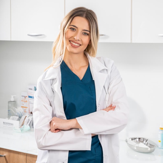 BIANCA ženska medicinska kuta, bijela – idealna za proljeće/jesen - 1 BIANCA ženska medicinska kuta, bijela – idealna za proljeće/jesen - 1